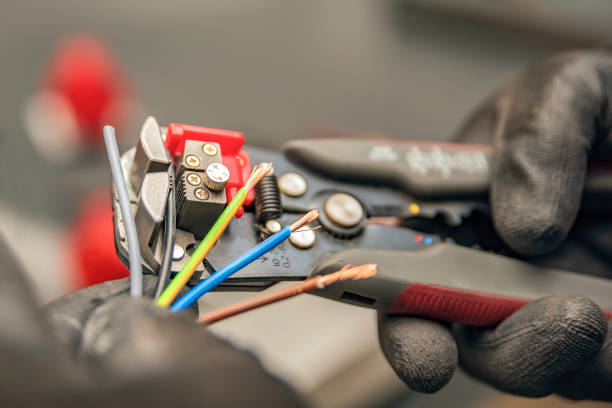 Best 24-Hour Electrician  in Hillsdale, MI